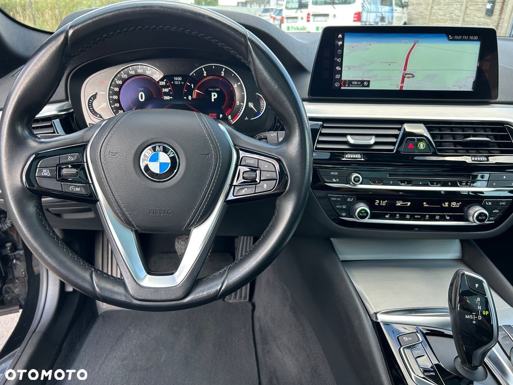 BMW Seria 5 520d Luxury Line - 13