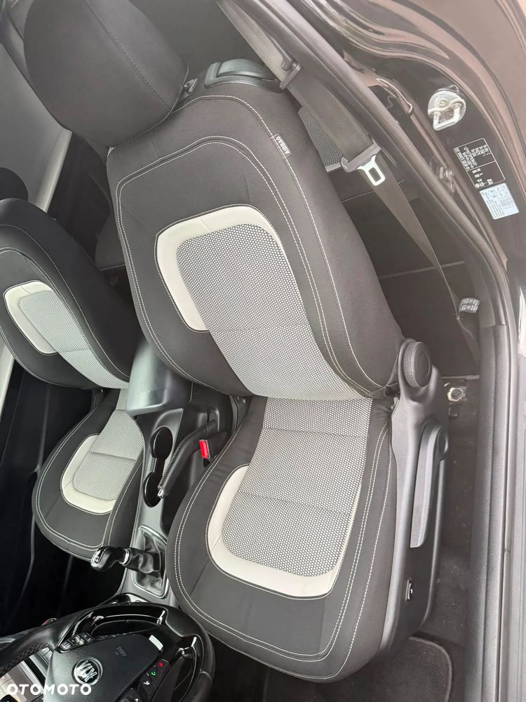Kia ProCeed 1.6 CRDi 136 ISG Spirit - 10