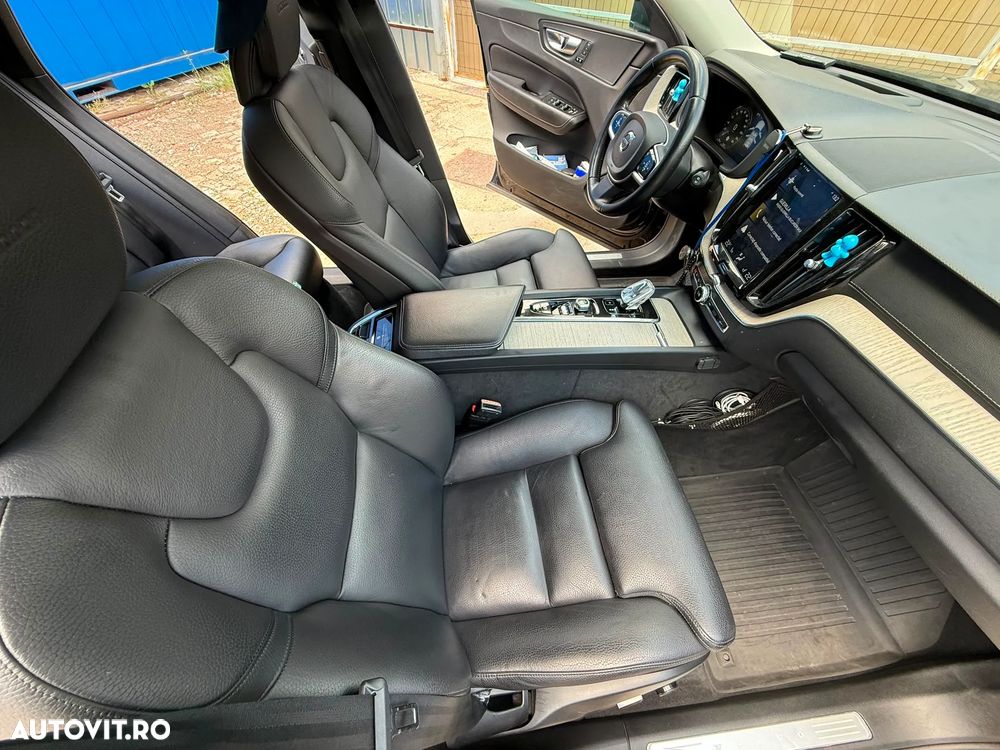 Volvo XC 60 B4 MHEV AWD Inscription - 11