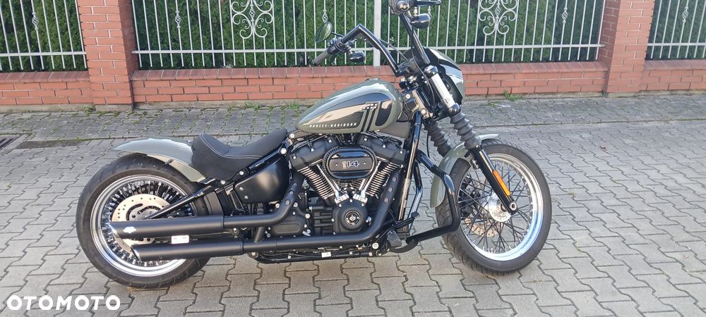 Harley-Davidson Softail Street Bob - 1
