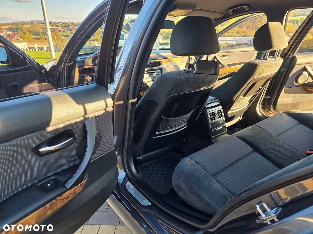 BMW Seria 3 325i - 13