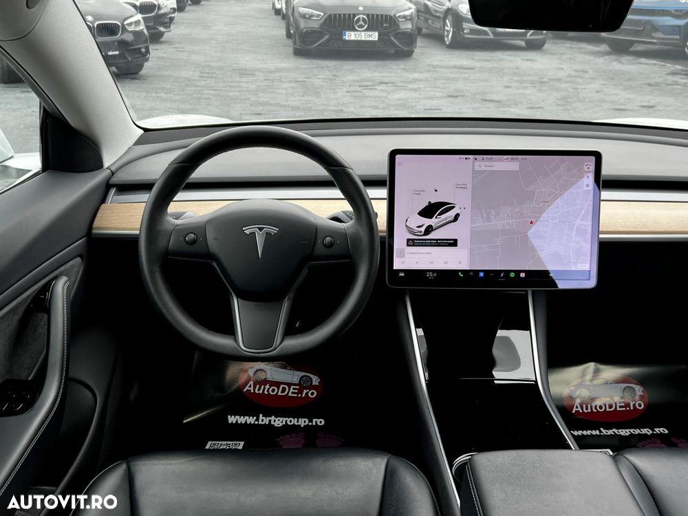 Tesla Model 3 - 9