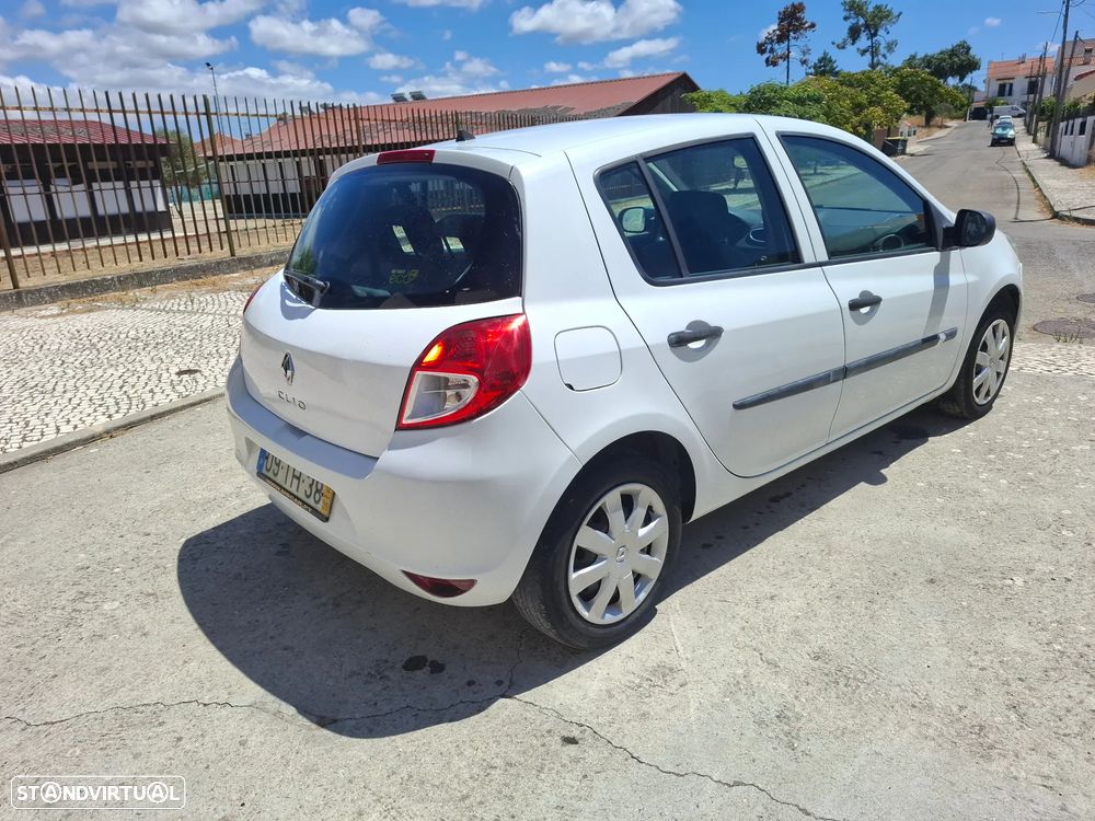 Renault Clio dCi 90 Dynamique - 4