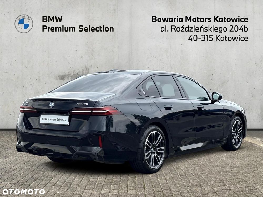 BMW i5 - 2
