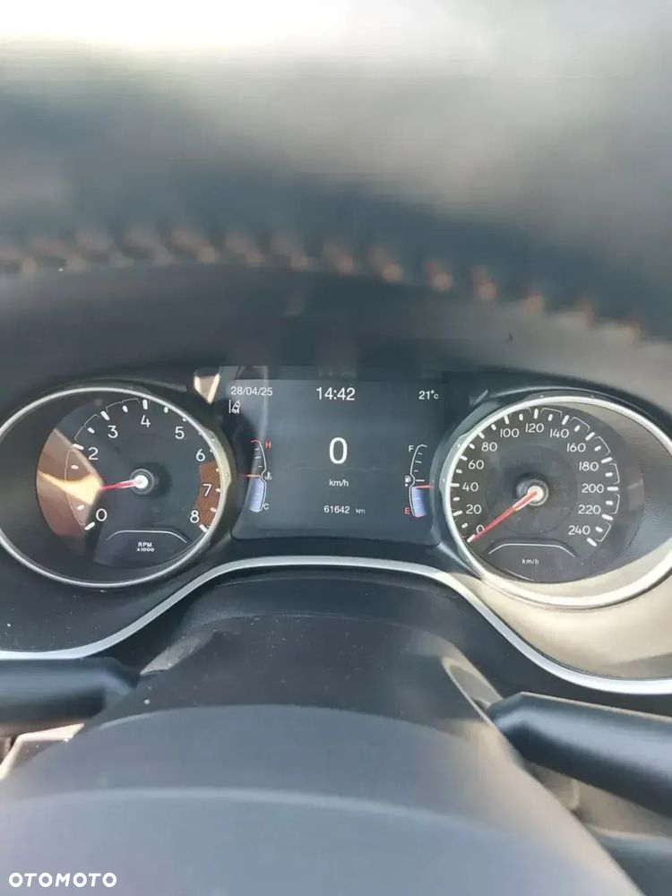 Jeep Compass - 10