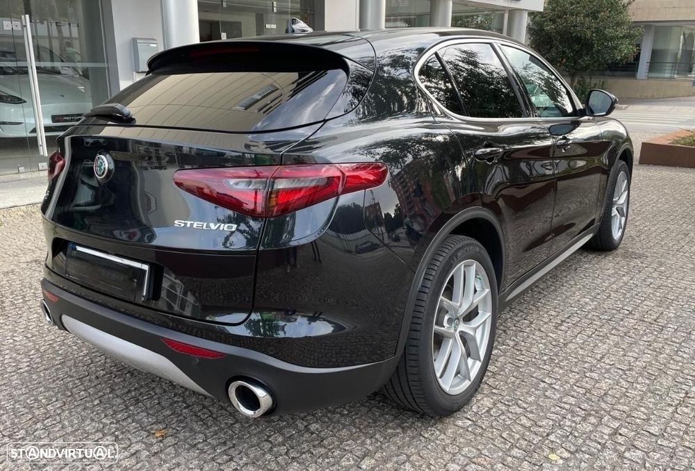 Alfa Romeo Stelvio 2.0 Turbo 16V AT8-Q4 First Edition - 2