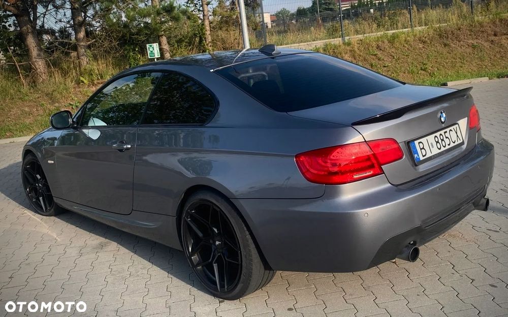 BMW Seria 3 335xi Coupe - 9
