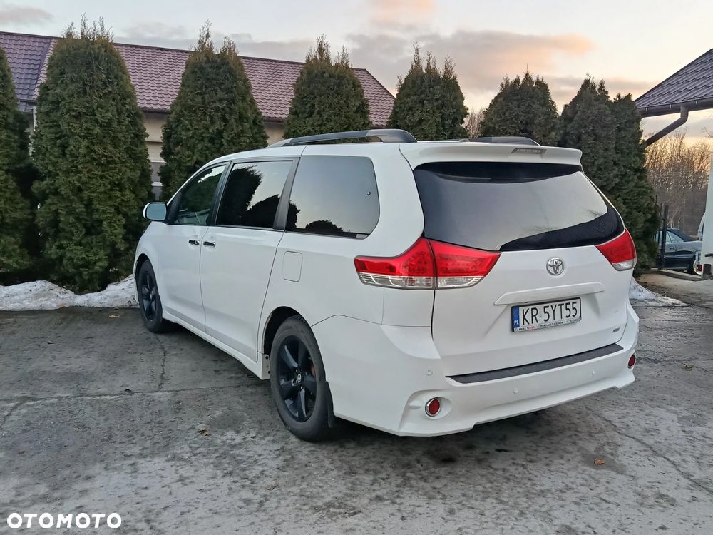 Toyota Sienna 3.5 V6 SE - 15