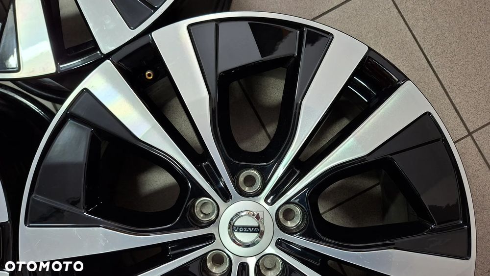 Felgi Aluminiowe 18 Volvo XC 60 V90 Cross Country 5x108 ET 50.5 - 7