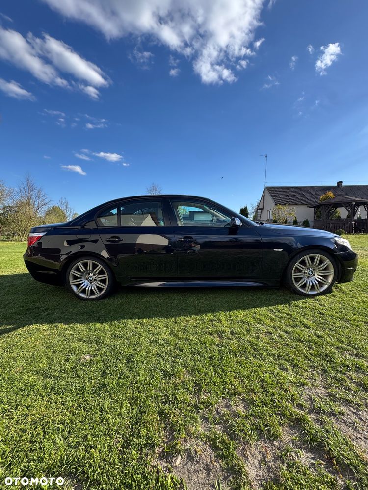 BMW Seria 5 550i Sport-Aut Edition Sport - 4