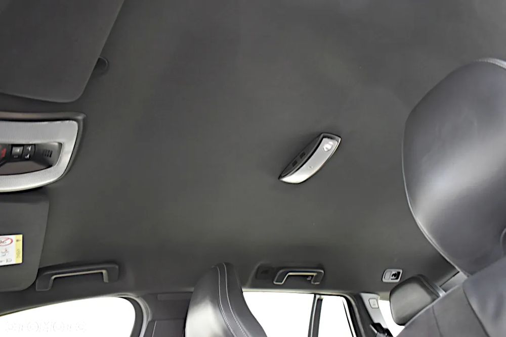 Volvo V60 D4 Geartronic R-Design - 17