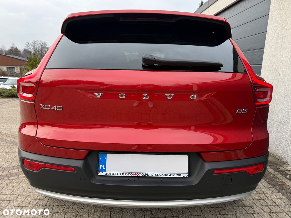 Volvo XC 40 B3 B DKG Plus Dark - 19