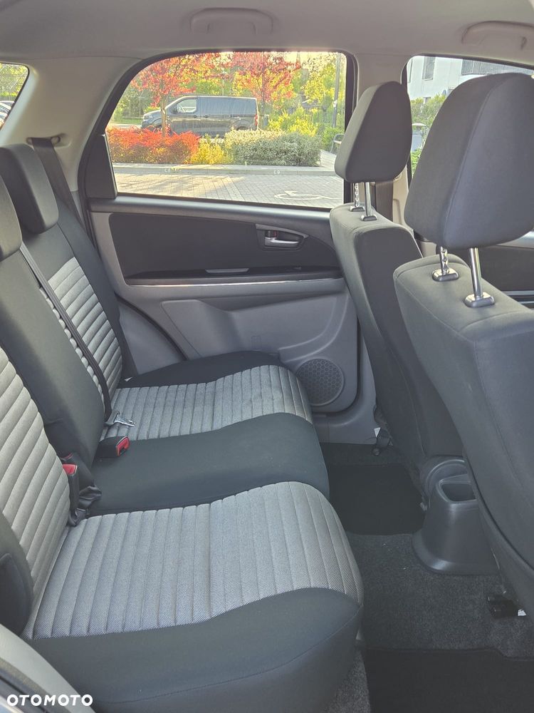 Suzuki SX4 1.6 VVT 4x4 Comfort - 9