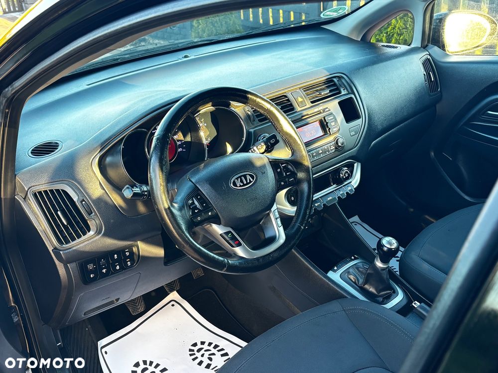 Kia Rio - 22