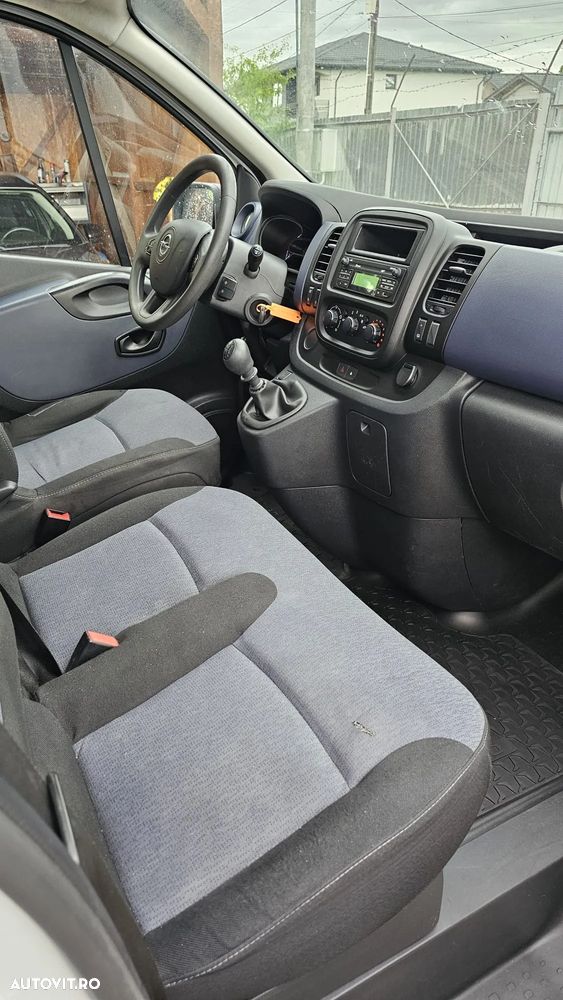 Opel Vivaro - 10