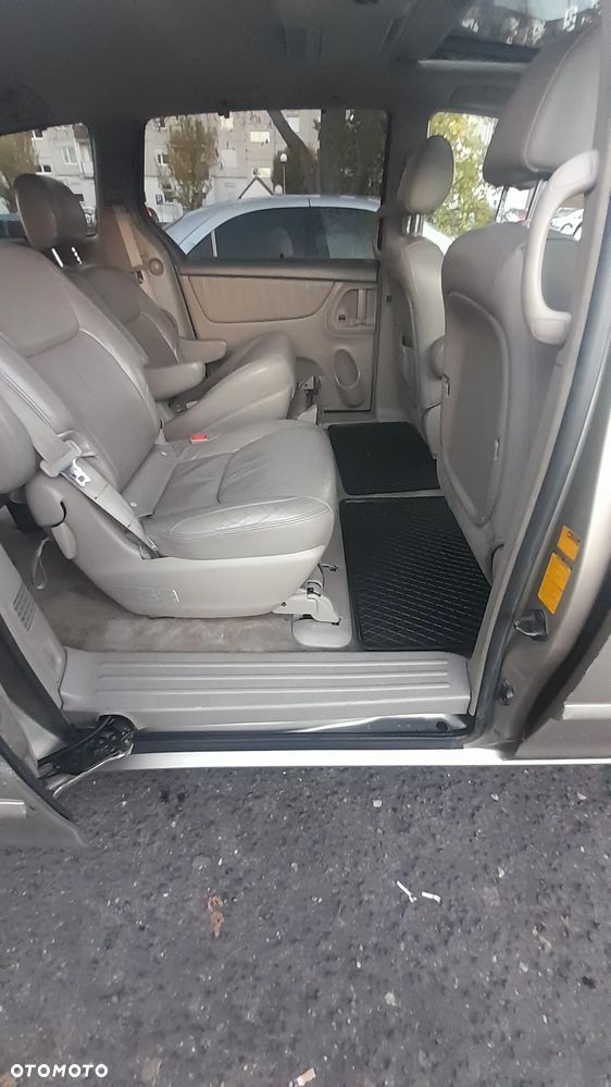 Toyota Sienna 3.3 LE AWD - 30