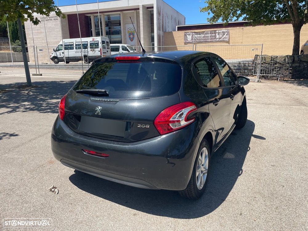 Peugeot 208 - 4
