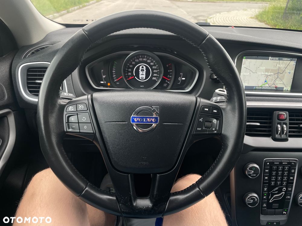 Volvo V40 D2 Momentum - 8