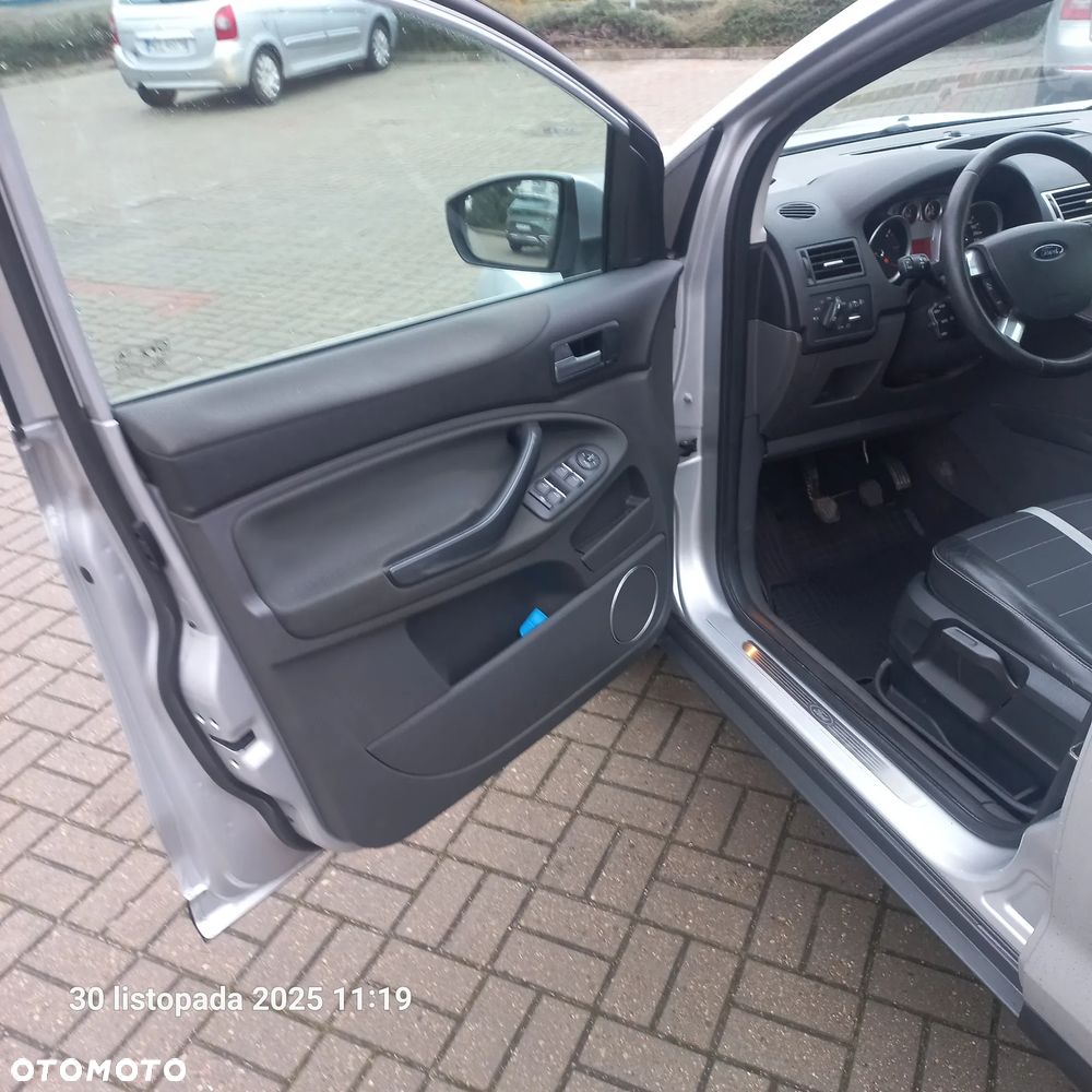 Ford Kuga 2.0 TDCi Titanium FWD - 17