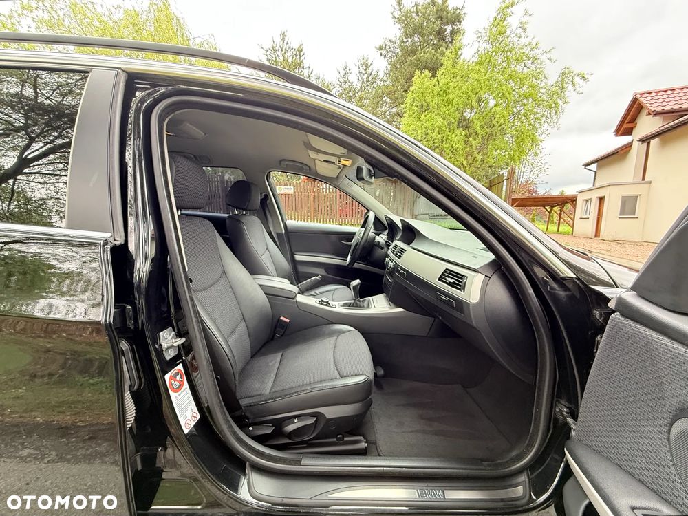 BMW Seria 3 330d - 25