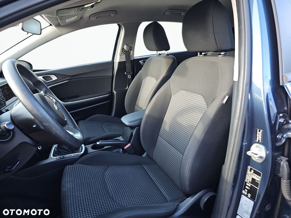 Kia Ceed - 14