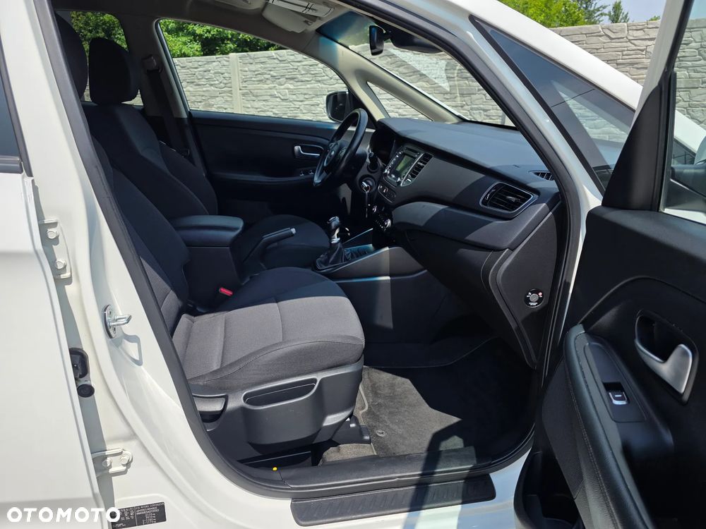 Kia Carens 1.7 CRDi 141 UEFA EURO 2016 - 6