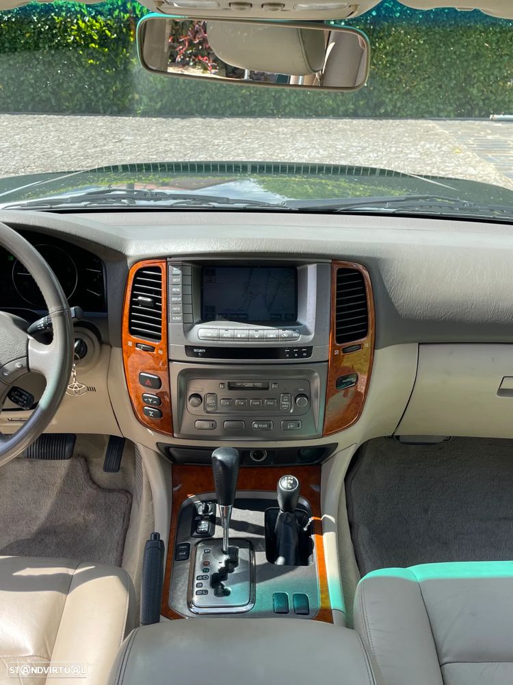 Toyota Land Cruiser - 9