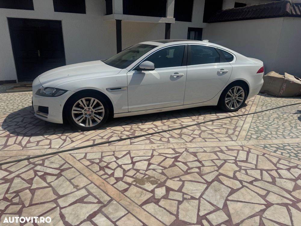 Jaguar XF 20d RWD Prestige - 1
