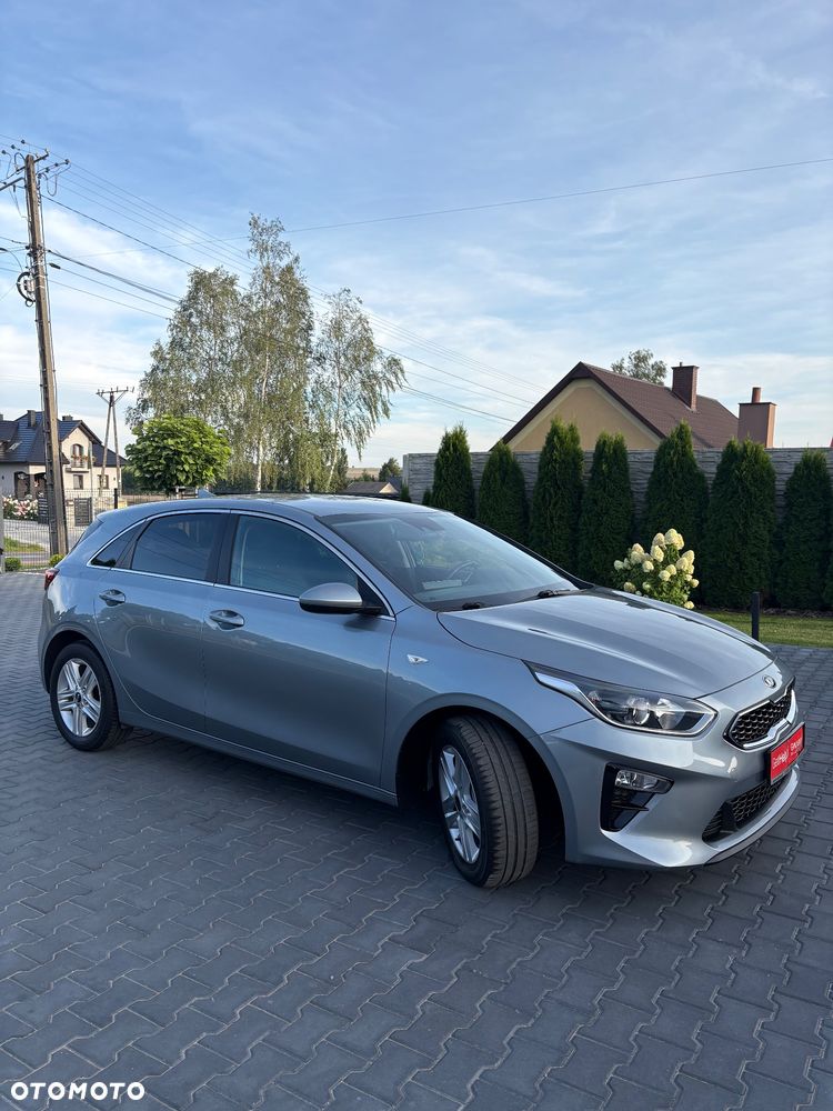 Kia Ceed 1.6 CRDi 136 ISG Dream-Team Edition - 1