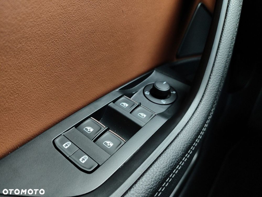 Skoda Superb 2.0 TDI SCR L&K DSG - 17