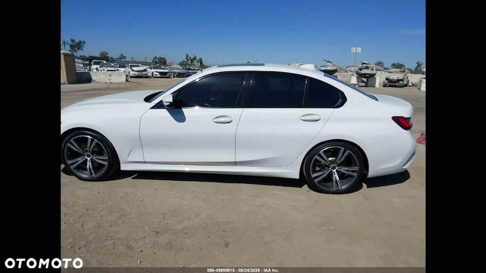 BMW Seria 3 330i M Sport - 6