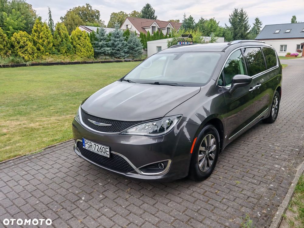 Chrysler Pacifica - 1