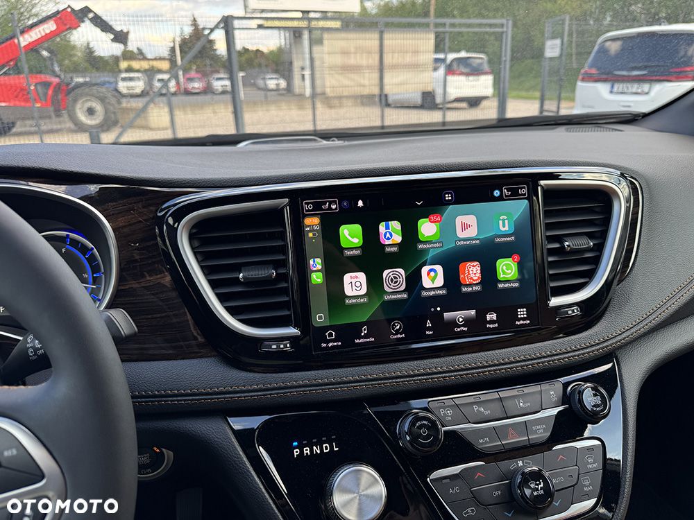 Chrysler Pacifica - 33