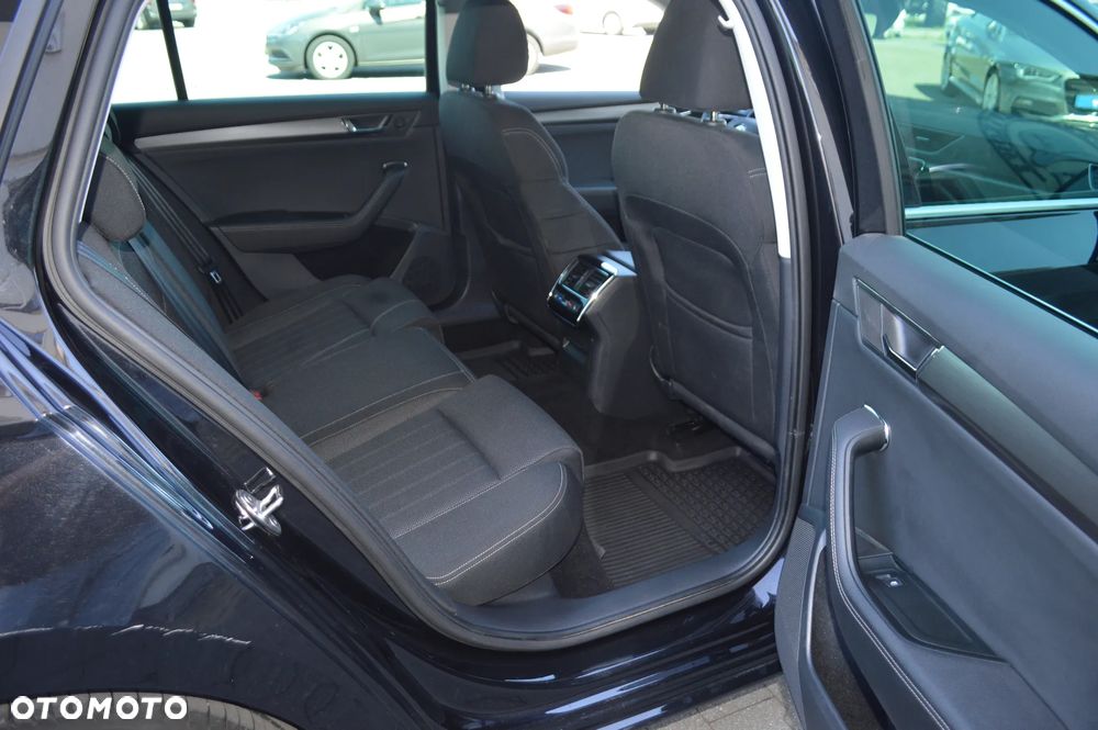 Skoda Superb 2.0 TDI SCR 4x4 Style DSG - 14