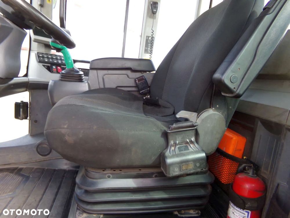 Caterpillar 930K - 16