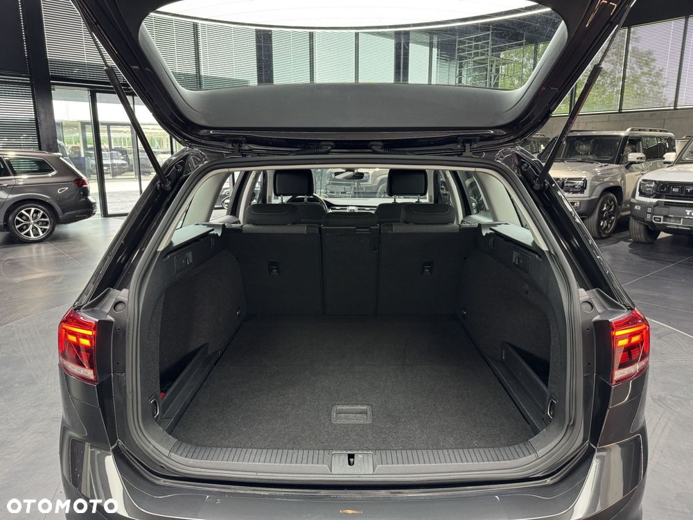 Volkswagen Passat Variant - 19