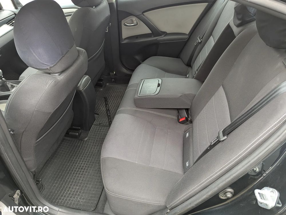 Toyota Avensis 2.0 D-4D Executive - 22