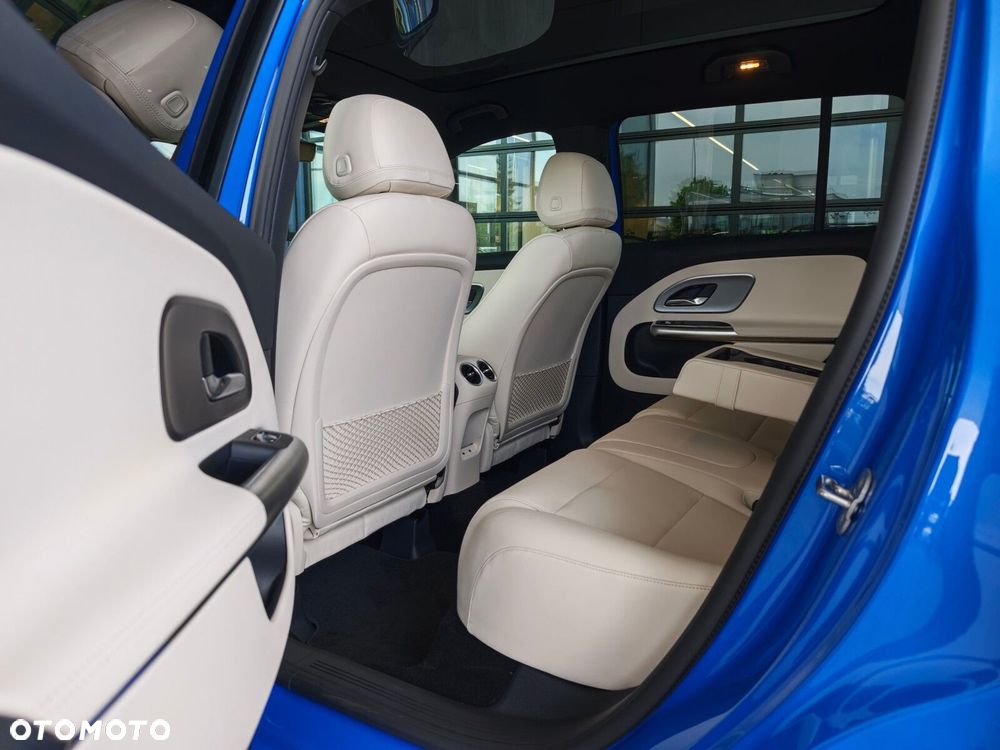 Mercedes-Benz GLB - 12
