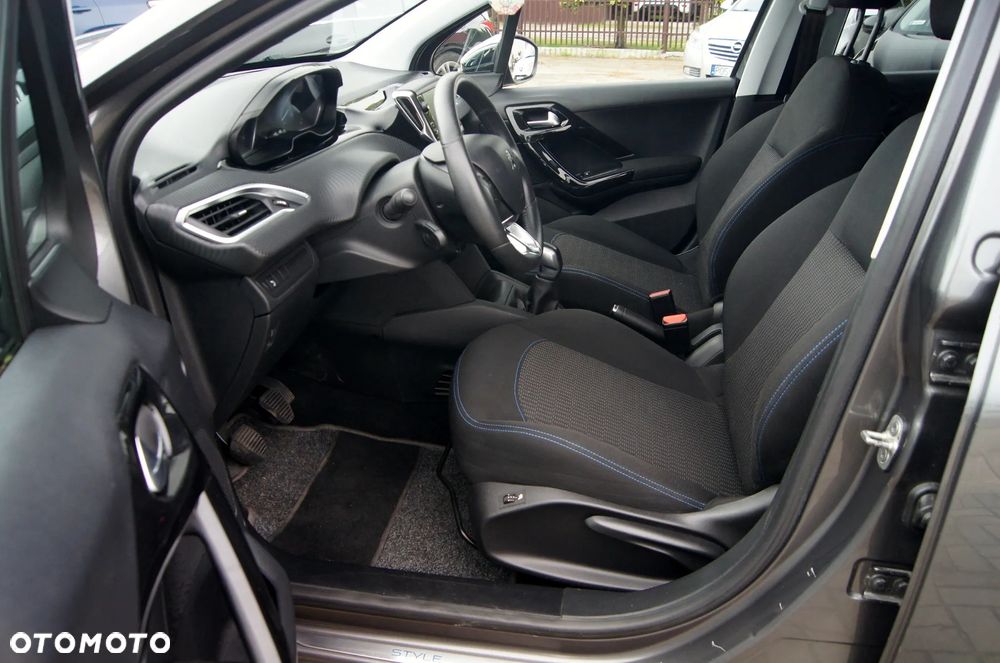 Peugeot 208 1.2 PureTech Style - 8