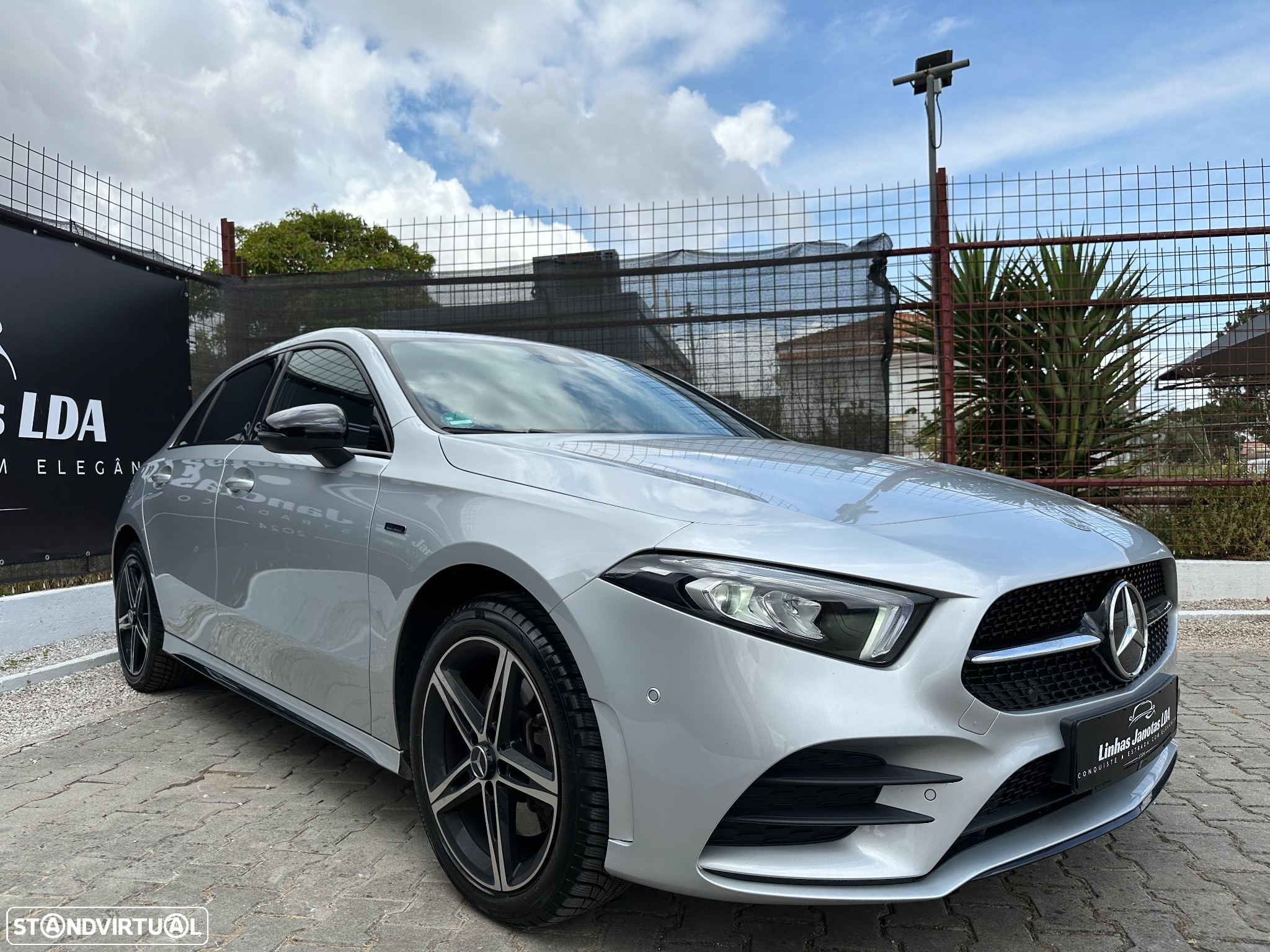 Mercedes-Benz A 250 e AMG Line - 5