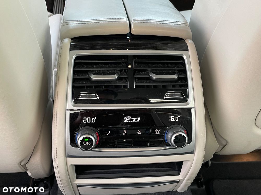 BMW Seria 7 730d xDrive - 31