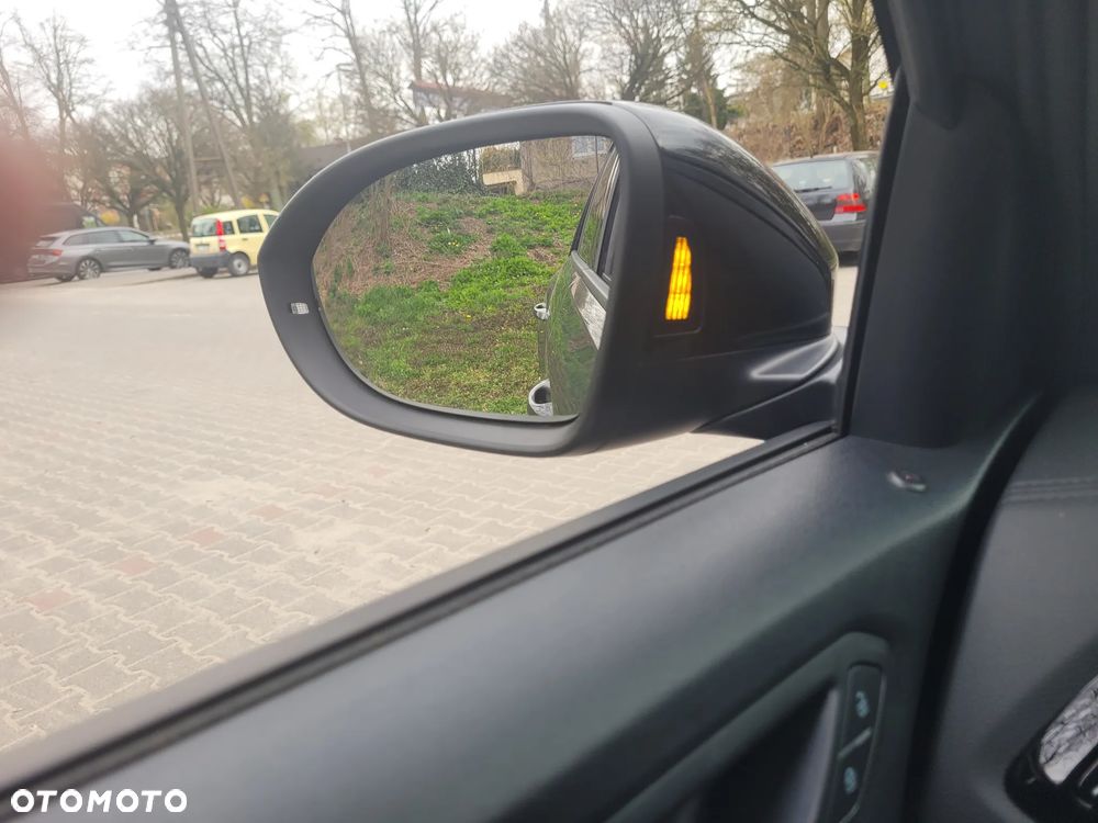 Volkswagen T-Roc - 14