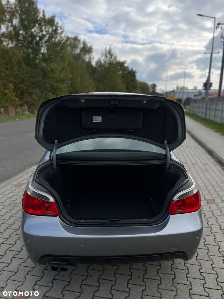 BMW Seria 5 520i - 14