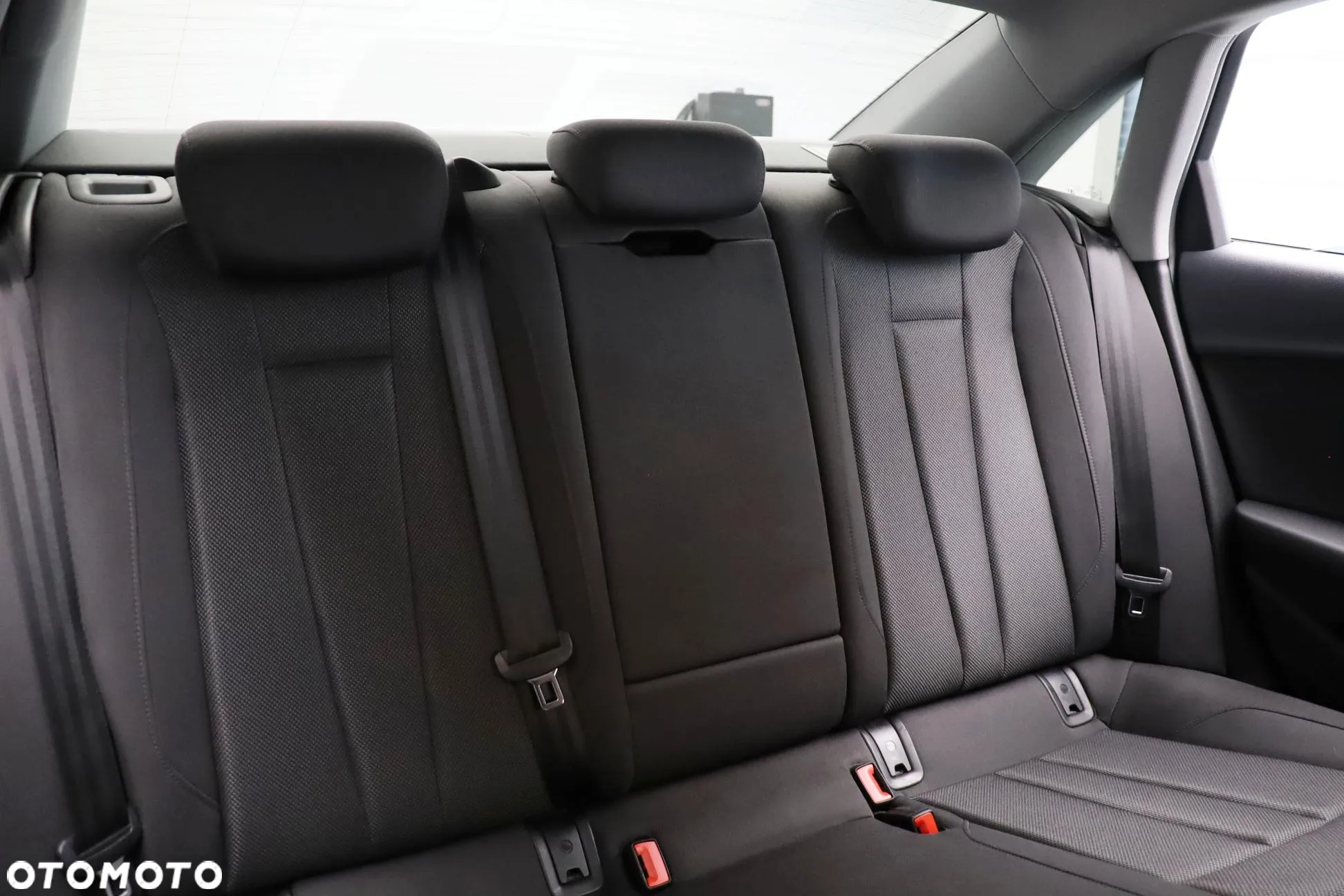 Audi A4 35 TFSI S tronic - 14