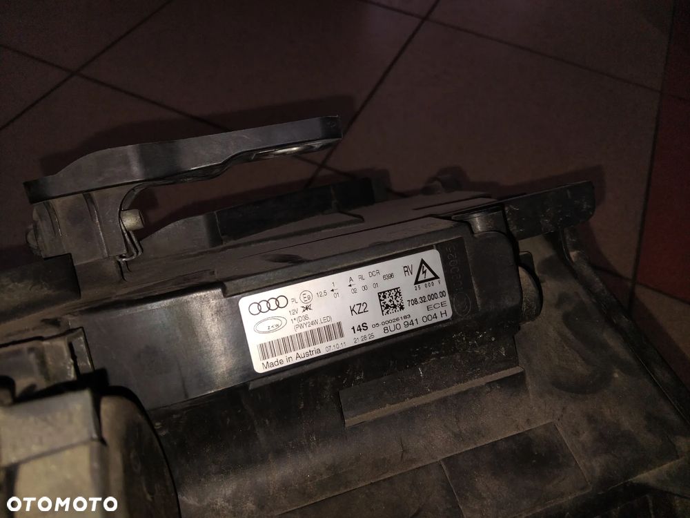 Audi Q3 8U reflektor 8U0941004H KPL - 3