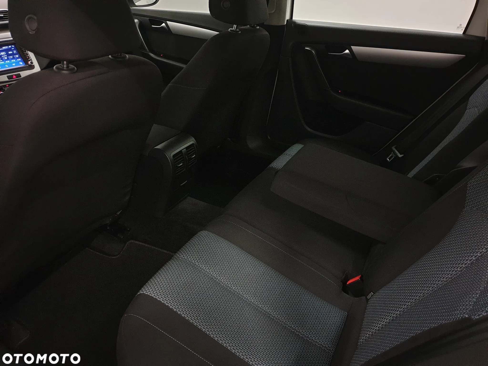 Volkswagen Passat 1.6 TDI Comfortline - 22