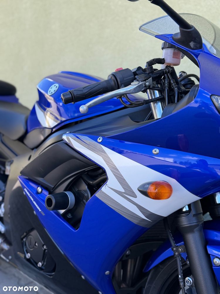 Yamaha R6 - 4