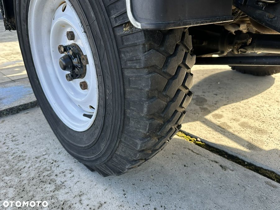 Land Rover Defender - 15