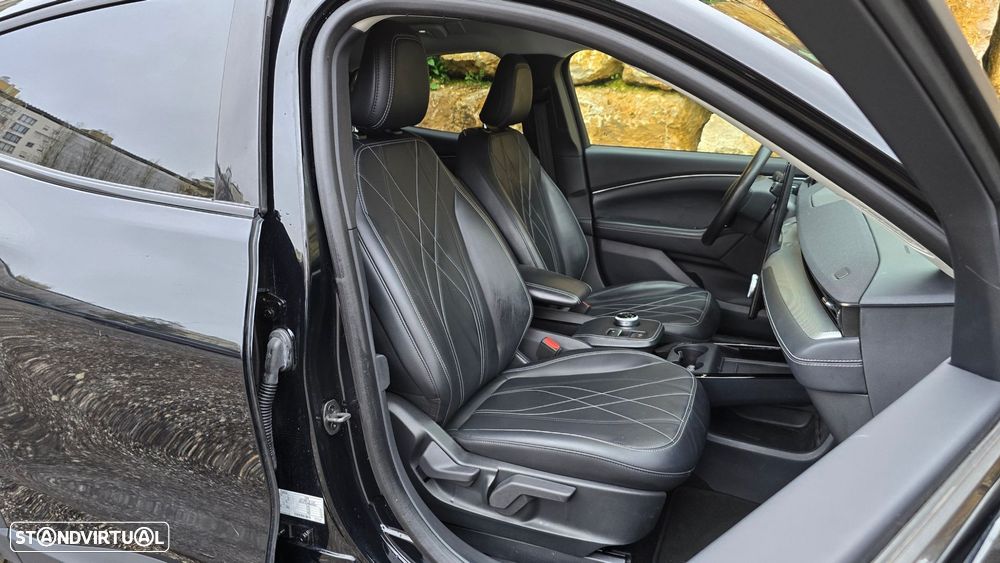 Ford Mustang Mach-E - 41