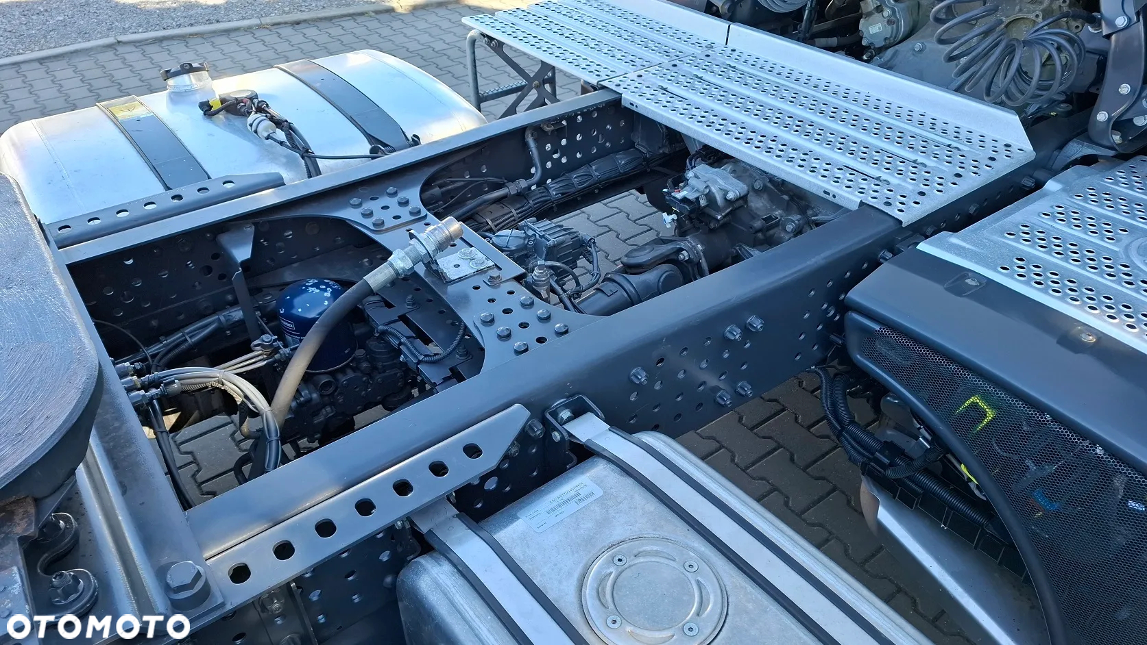Mercedes-Benz ACTROS 1842 LS  / STANDARD / HYDRAULIKA DO WYWROTU / SALON PL / JAK NOWY / - 15